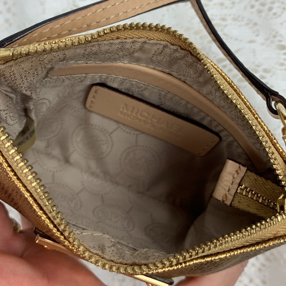 Michael Kors Gold leather Wristlet Clutch Wallet Gold hardware Lined Pocket EUC - Picture 6 of 13